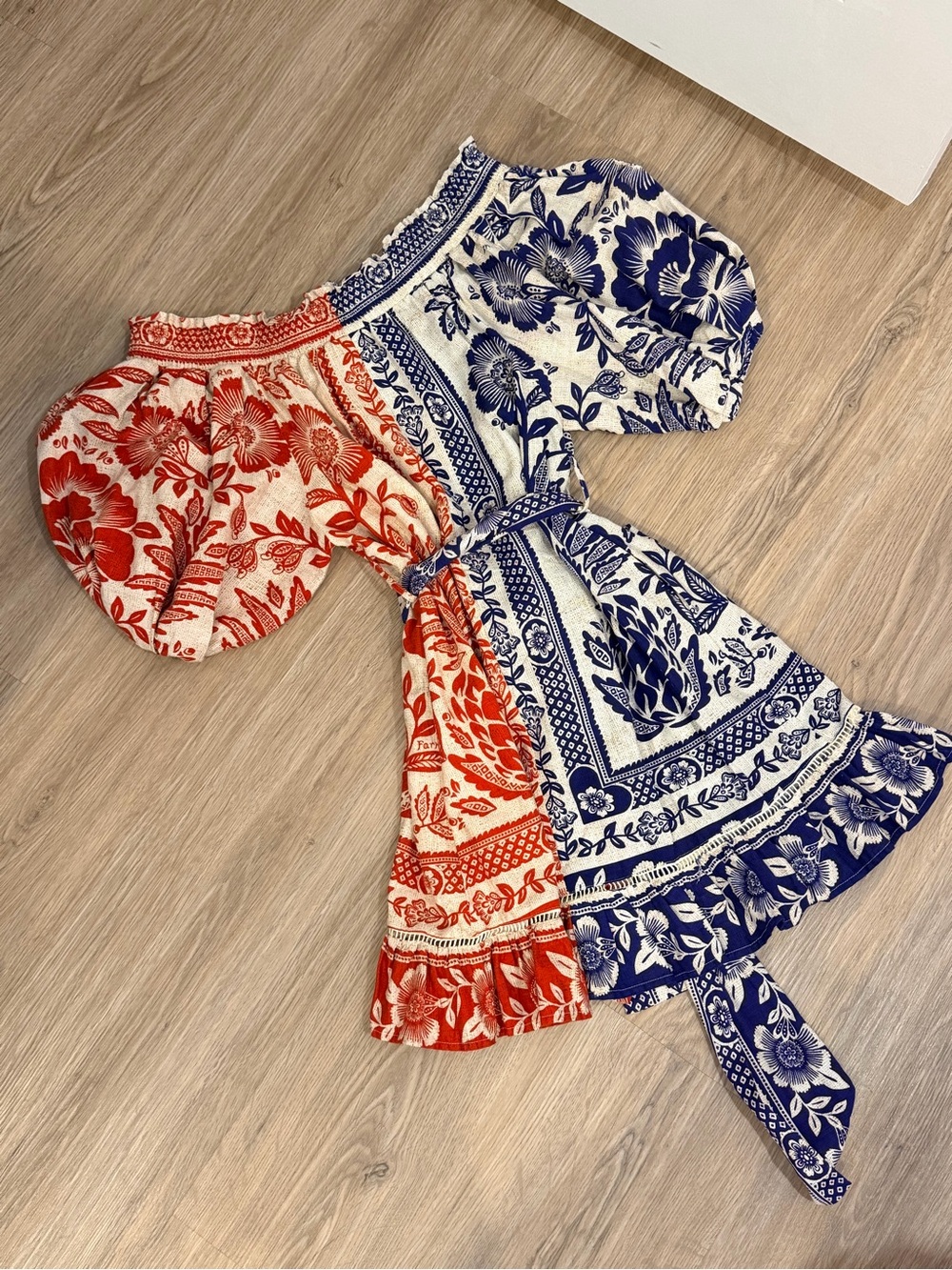 FARM Rio Red & Blue Split-Print Puff-Sleeve Mini Dress - Picture 2 of 3